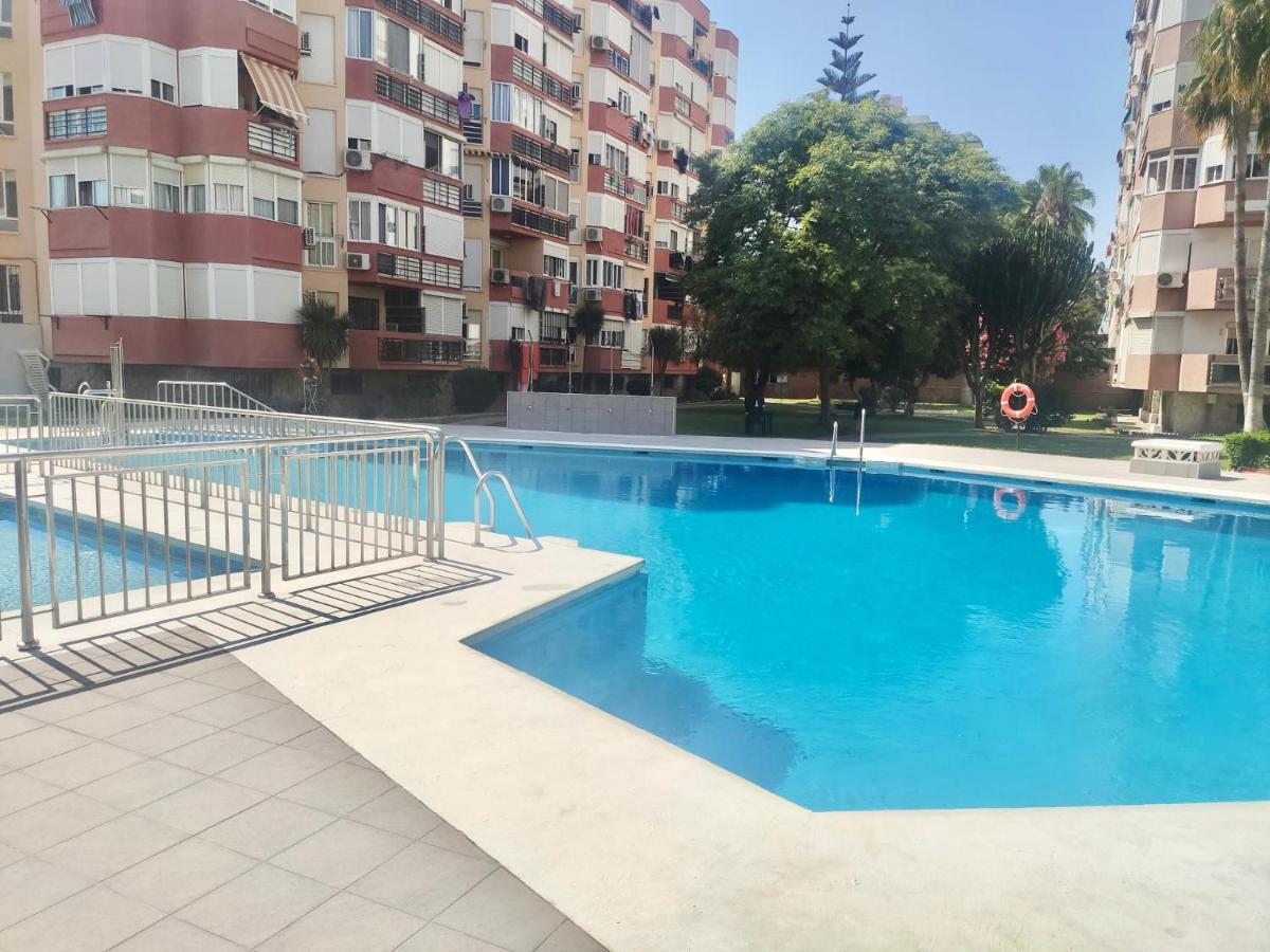 Precioso Estudio Con Piscina, Junto A La Playa Torre Del Mar Extérieur photo