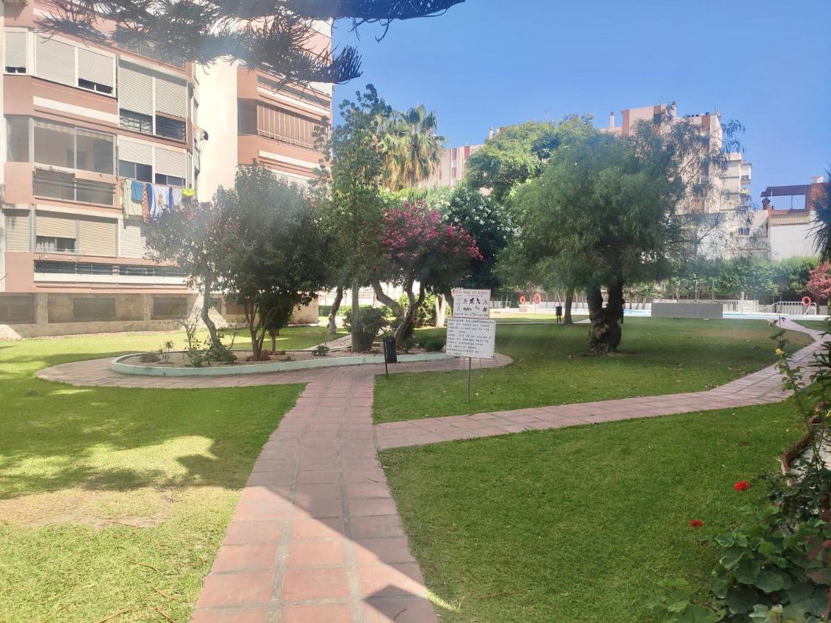 Precioso Estudio Con Piscina, Junto A La Playa Torre Del Mar Extérieur photo